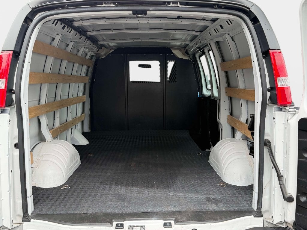2025 Chevrolet Express Cargo RWD 2500 Regular Wheelbase WT
