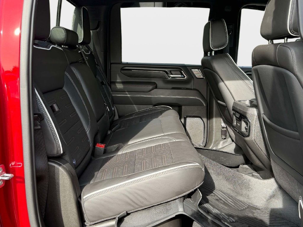 2025 GMC Sierra 2500HD 4WD Crew Cab Standard Bed AT4X
