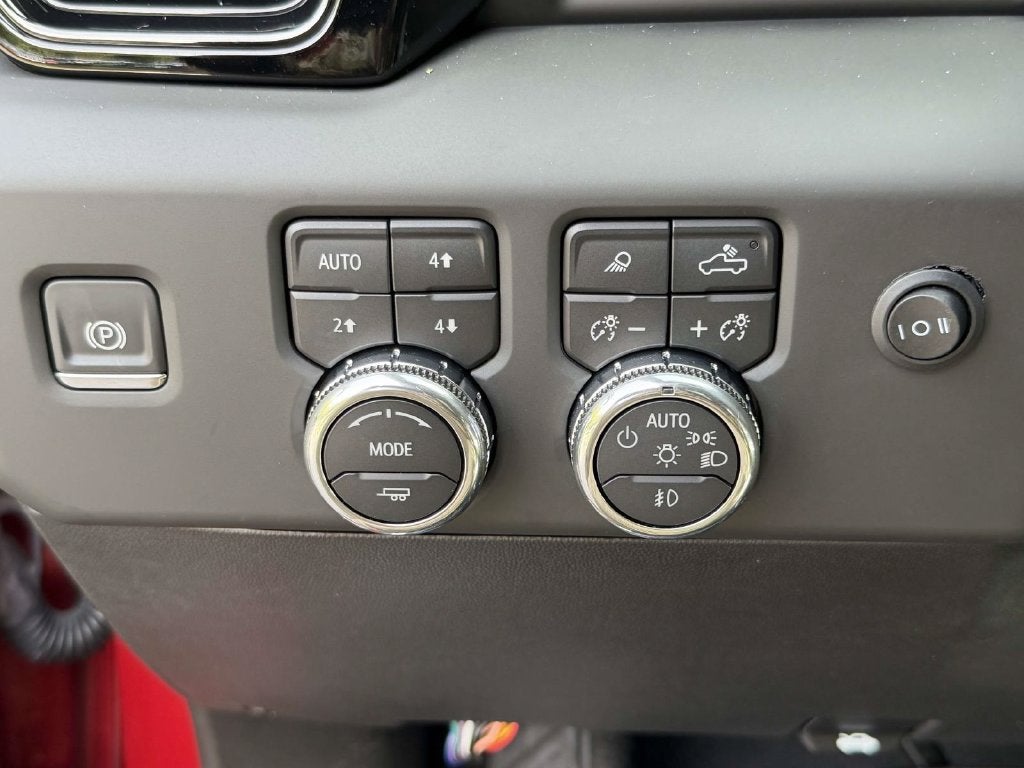 2025 GMC Sierra 2500HD 4WD Crew Cab Standard Bed AT4X