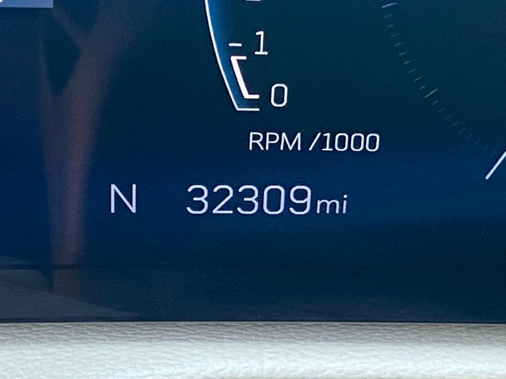 2025 Cadillac XT4 FWD Premium Luxury