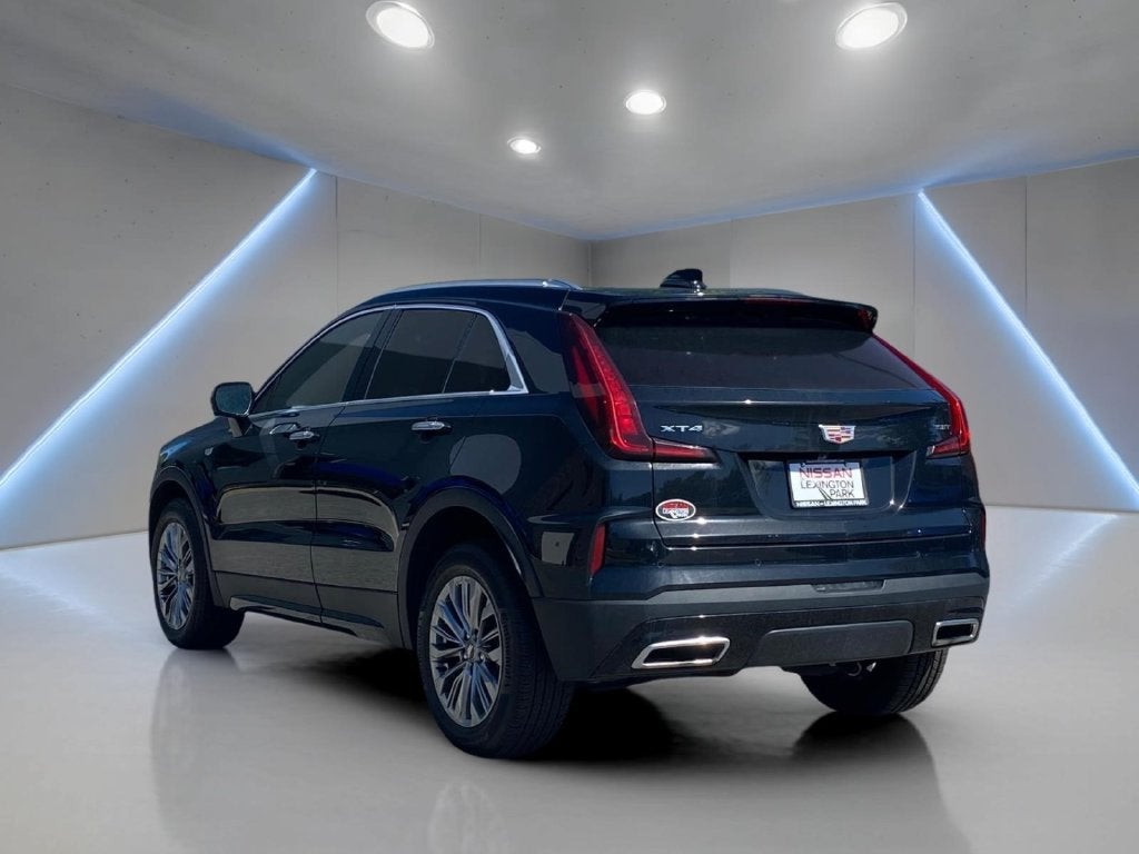 2025 Cadillac XT4 FWD Premium Luxury