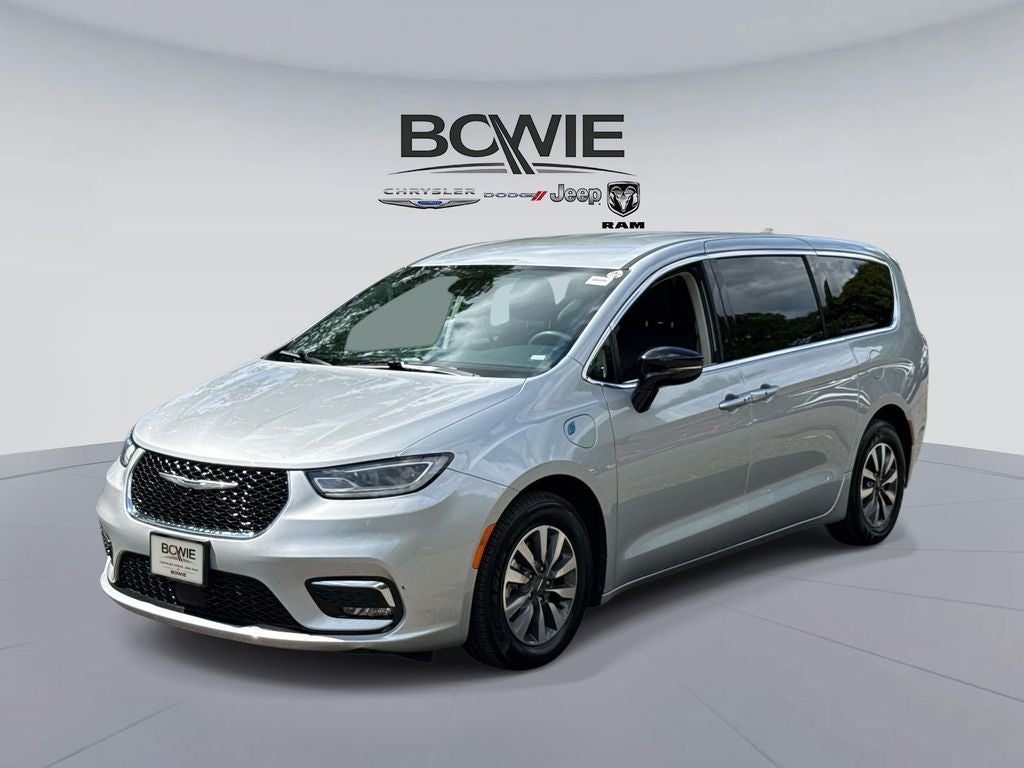 2024 Chrysler Pacifica Hybrid Select