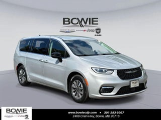 2024 Chrysler Pacifica Hybrid Select