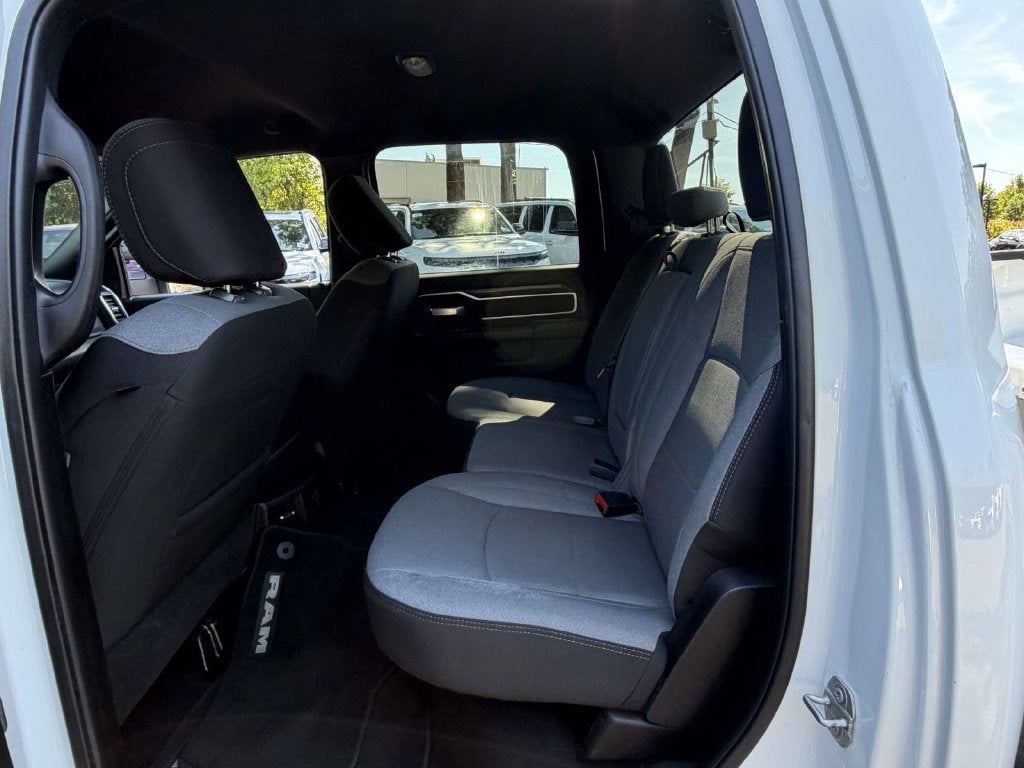 2024 RAM 3500 Big Horn Crew Cab 4x4 8' Box