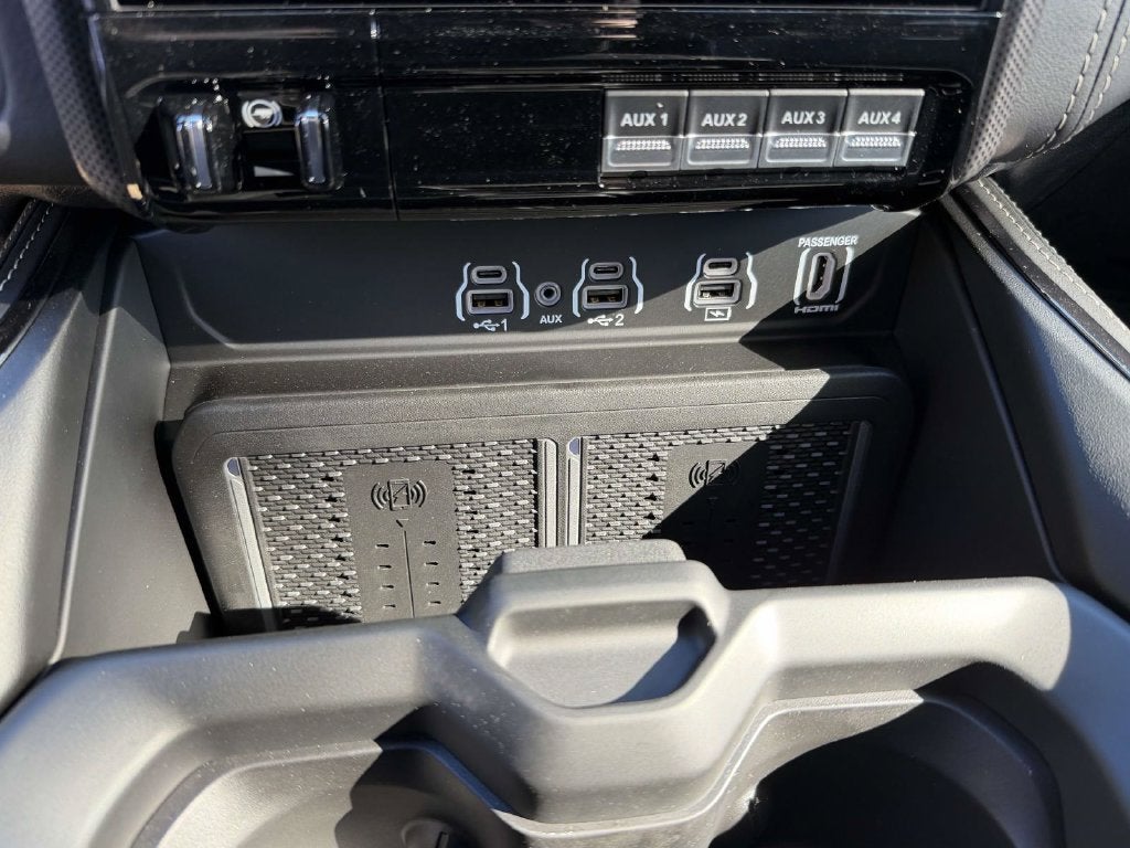 2027 RAM Ram 3500 RAM 3500 LIMITED MEGA CAB 4X4 6'4' BOX