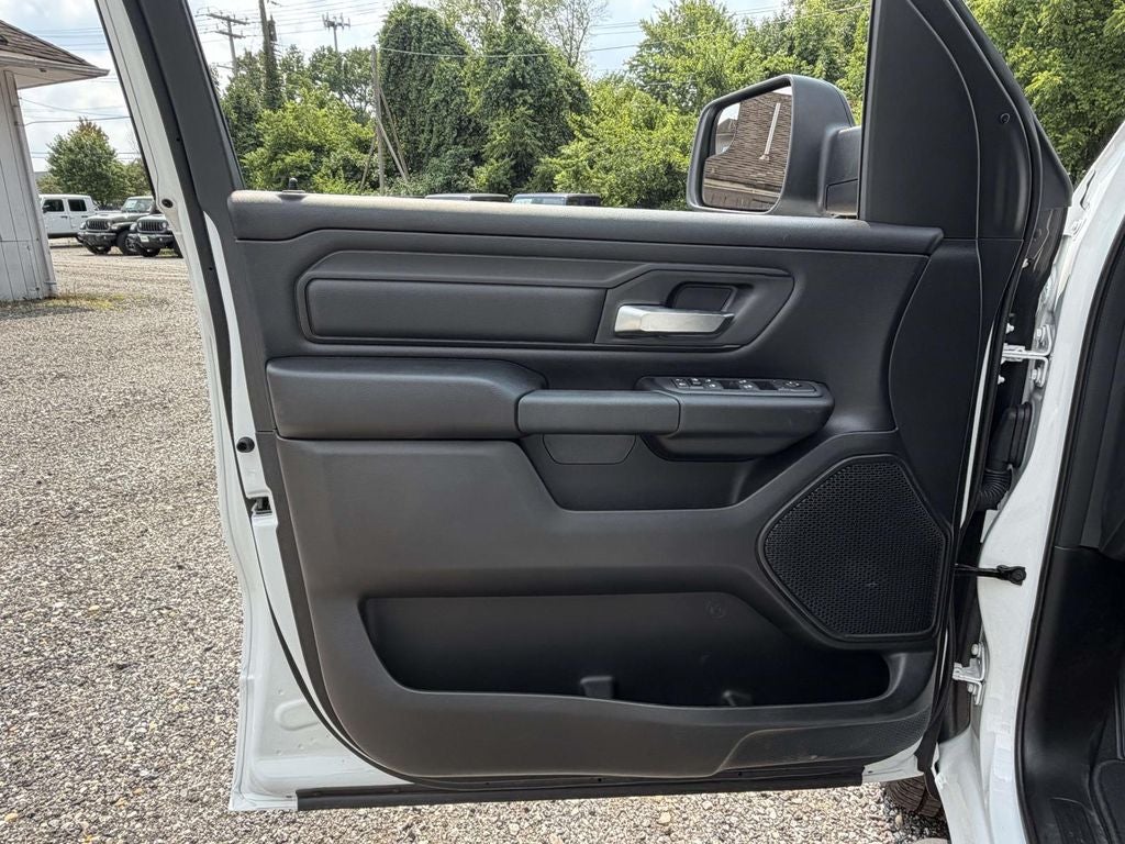 2026 RAM 1500 Express Crew Cab 4x4 5'7' Box