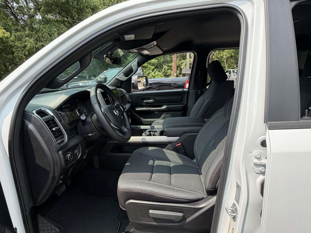 2026 RAM 1500 Express Crew Cab 4x4 5'7' Box