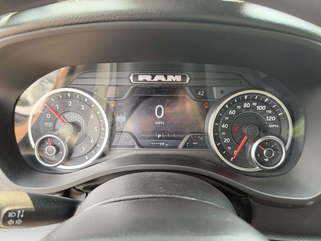 2026 RAM 1500 Express Crew Cab 4x4 5'7' Box