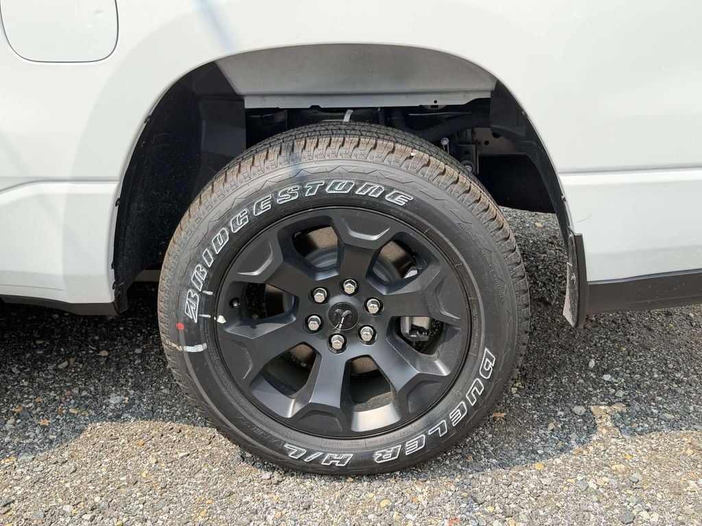 2026 RAM 1500 Express Crew Cab 4x4 5'7' Box