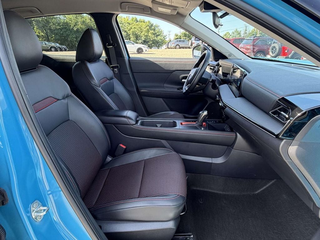 2025 Nissan Kicks SR Intelligent AWD
