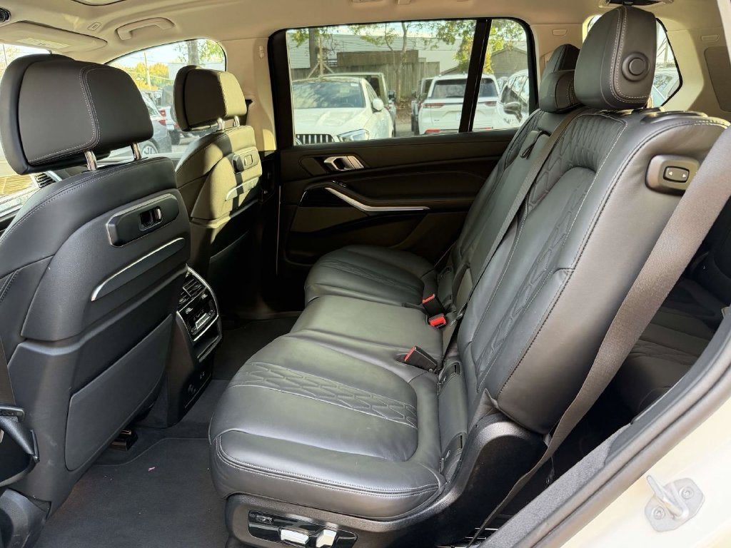 2025 BMW X7 xDrive40i